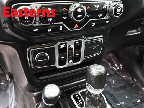 Used 2018 Jeep Wrangler Unlimited Sport S image 21