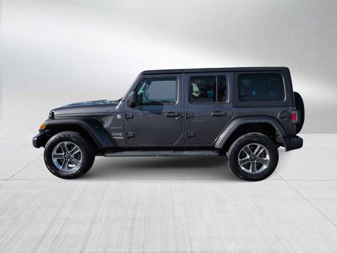 Used 2022 Jeep Wrangler Unlimited Sahara w/ Cold Weather Group image 5