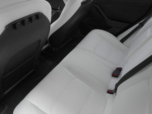 Used 2023 Tesla Model 3 Standard Range RWD image 29