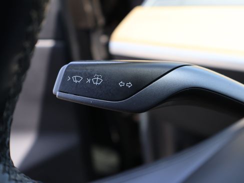 Used 2018 Tesla Model 3 Mid Range RWD image 36