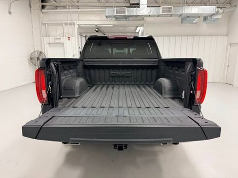 Used 2021 GMC Sierra 1500 SLT w/ SLT Premium Package AWD/4WD image 28
