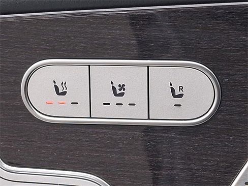 Used 2022 Mercedes-Benz GLS 450 4MATIC image 26