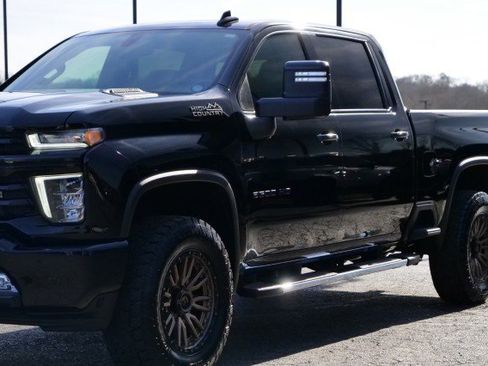Used 2022 Chevrolet Silverado 2500 High Country w/ Z71 Off-Road Package image 32
