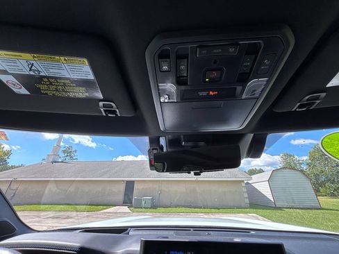 Used 2025 Toyota Tundra Platinum AWD/4WD image 34