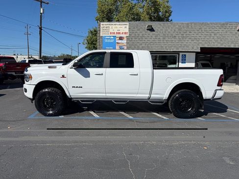 Used 2021 RAM 2500 Laramie w/ Night Edition AWD/4WD image 7