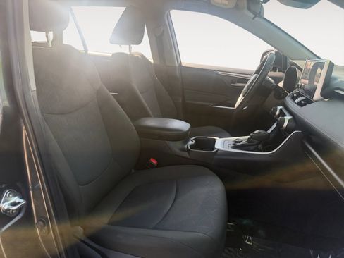 Certified 2025 Toyota RAV4 XLE AWD/4WD image 15