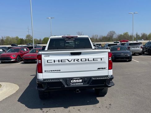 Used 2024 Chevrolet Silverado 1500 ZR2 w/ Technology Package AWD/4WD image 6
