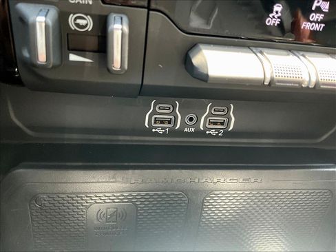 Used 2025 RAM 1500 Laramie AWD/4WD image 17