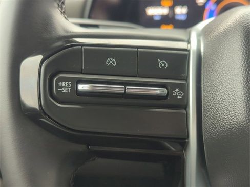 Used 2024 Chevrolet Colorado ZR2 w/ Technology Package image 15