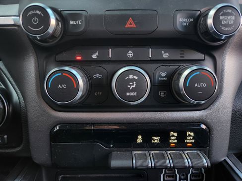 Used 2019 RAM 1500 Big Horn image 7