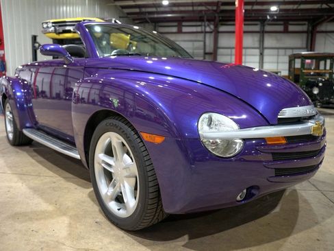 Used 2004 Chevrolet SSR image 12