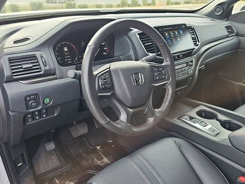 Used 2025 Honda Ridgeline TrailSport image 14