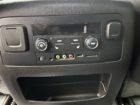 Used 2015 Chevrolet Suburban LT AWD/4WD image 26