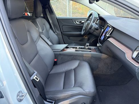 Certified 2025 Volvo V60 B5 Cross Country Plus image 35
