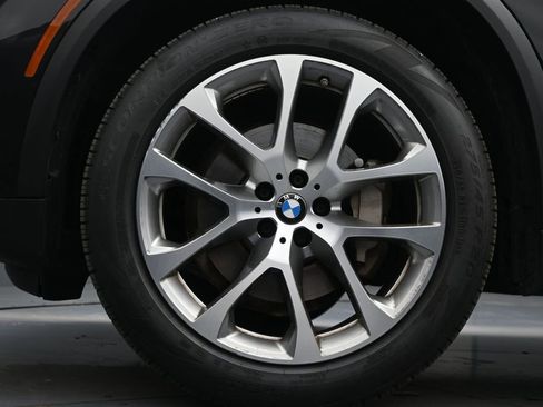 Used 2022 BMW X5 xDrive40i w/ Premium Package AWD/4WD image 9