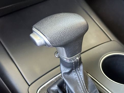 Used 2020 Kia Sorento LX FWD image 21