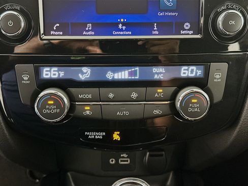 Used 2022 Nissan Rogue Sport SV image 22