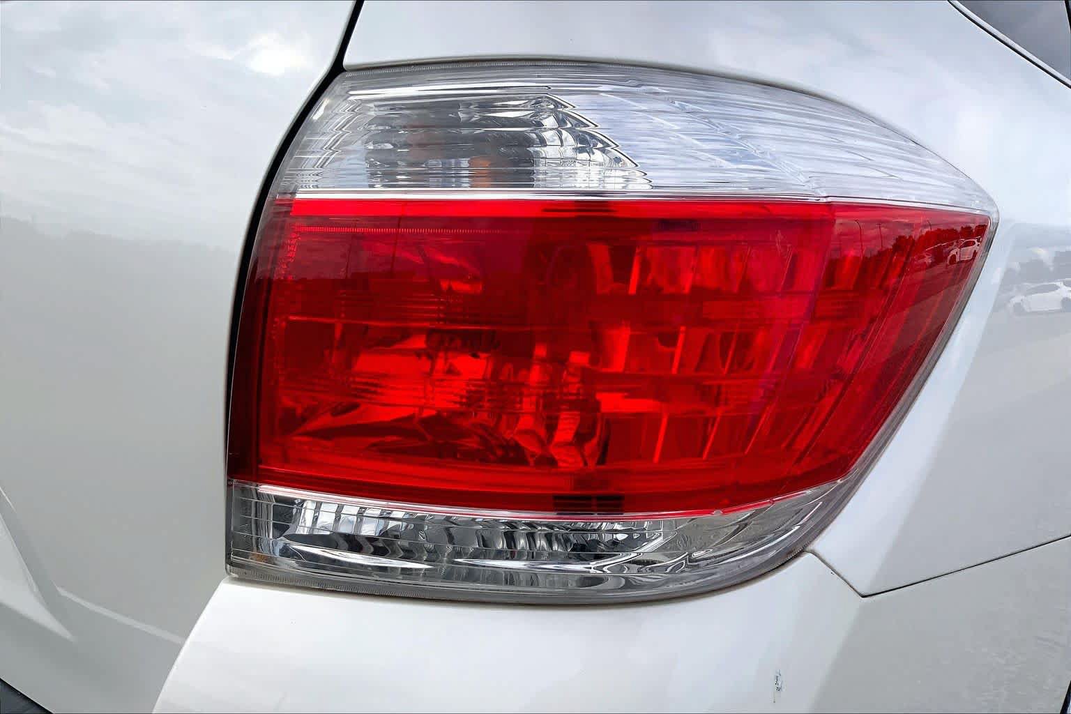 Used 2011 Toyota Highlander SE FWD image 28