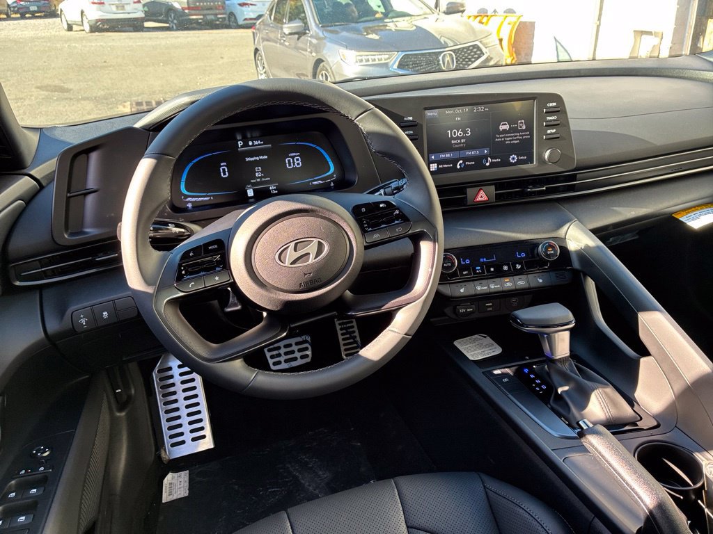 New 2026 Hyundai Elantra SEL Sport FWD image 25