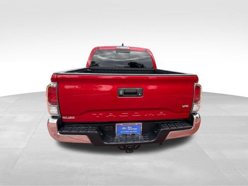 Used 2022 Toyota Tacoma TRD Off-Road AWD/4WD image 6