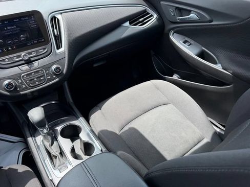 Used 2024 Chevrolet Malibu LT FWD image 14