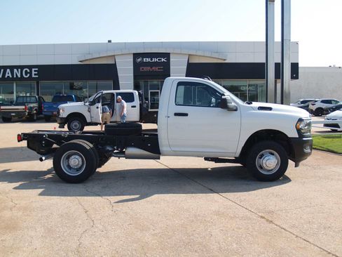 Used 2024 RAM 3500 Tradesman RWD image 11
