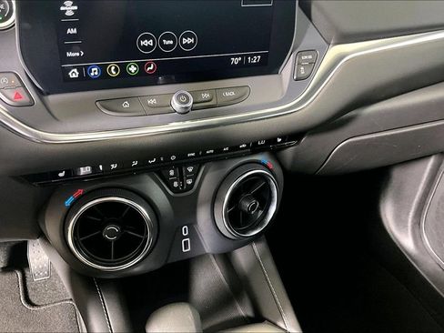Used 2025 Chevrolet Blazer LT FWD image 25
