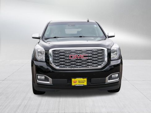 Used 2018 GMC Yukon Denali w/ Denali Ultimate Black Edition AWD/4WD image 2