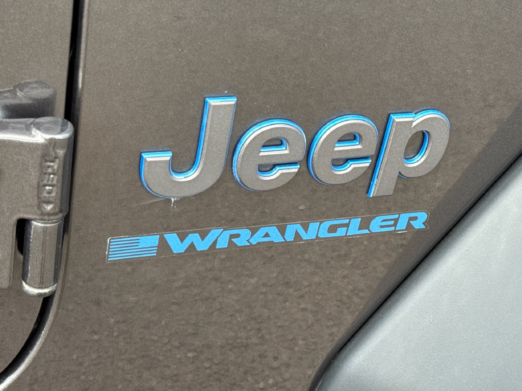 Certified 2023 Jeep Wrangler Unlimited w/ 8.4" Radio Group AWD/4WD image 8