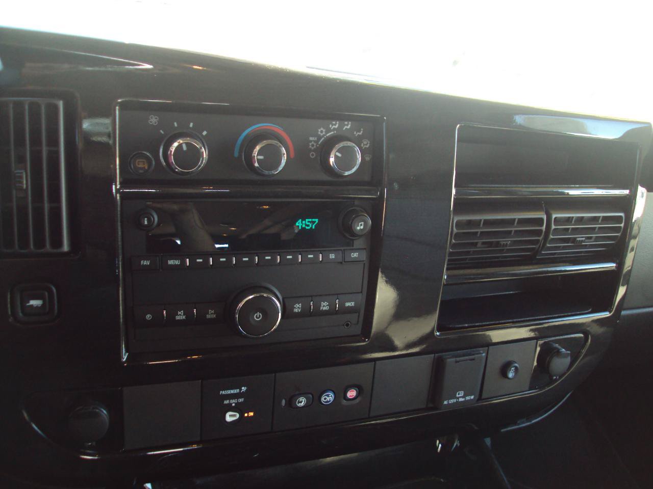 Used 2023 Chevrolet Express 2500 Extended RWD image 25
