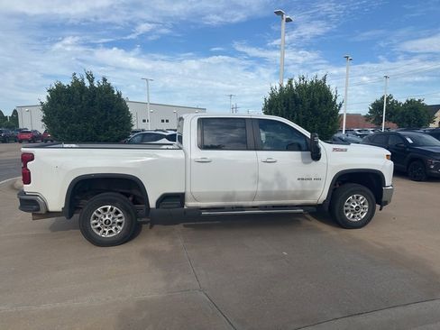 Used 2022 Chevrolet Silverado 2500 LT w/ Convenience Package AWD/4WD image 6