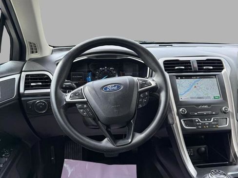 Used 2019 Ford Fusion SE image 23