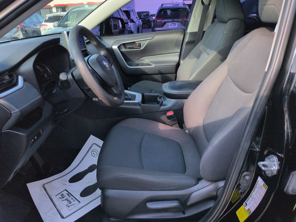 Certified 2023 Toyota RAV4 LE FWD image 9