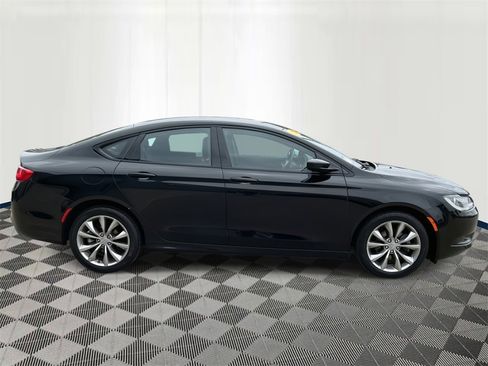 Used 2015 Chrysler 200 S image 6