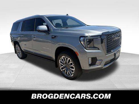 Used 2024 GMC Yukon XL Denali Ultimate AWD/4WD image 1