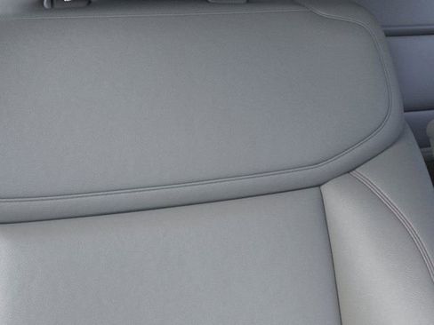 New 2025 Ford Expedition Active image 32