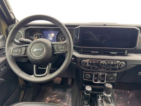 Used 2025 Jeep Gladiator Sport w/ Premium Package image 55