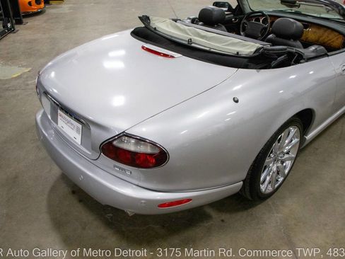 Used 2006 Jaguar XK8 Convertible RWD image 16