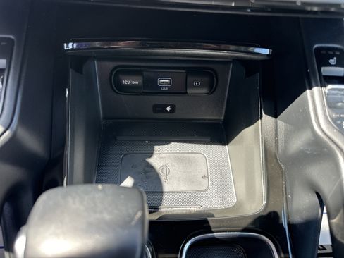 Used 2022 Kia Telluride SX w/ SX Prestige Package AWD/4WD image 16