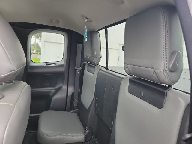 Used 2020 Toyota Tacoma SR5 RWD image 18