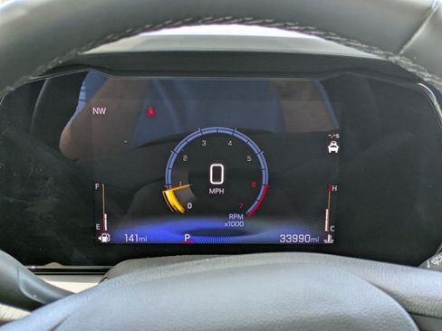 Used 2025 Chevrolet Trax LT w/ LT Convenience Package FWD image 11
