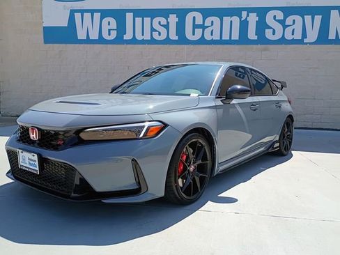 Used 2025 Honda Civic Type R image 2