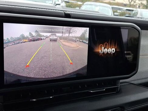 Used 2025 Jeep Wrangler Unlimited Sahara w/ Safety Group image 19