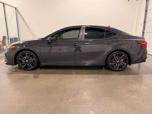 Used 2025 Toyota Camry XSE FWD image 8
