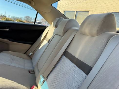 Used 2012 Toyota Camry LE image 31
