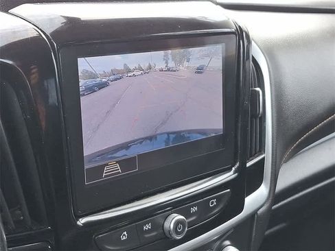 Used 2020 Chevrolet Traverse LT w/ Driver Confidence II Package image 14