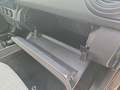 Used 2022 Toyota Tacoma SR image 70