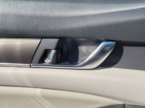 Used 2019 Honda Accord LX image 28