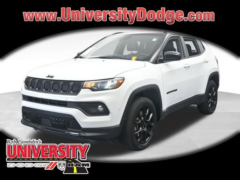Used 2023 Jeep Compass Altitude image 1
