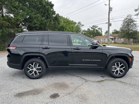 Used 2025 Jeep Grand Cherokee L Limited w/ Luxury Tech Group II AWD/4WD image 4